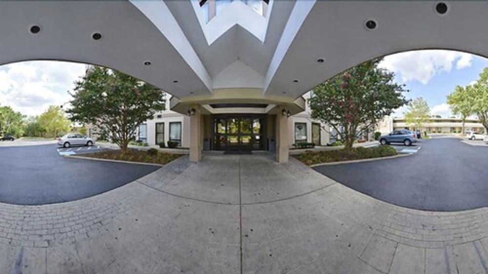 Comfort Inn Pentagon City Арлингтон Экстерьер фото