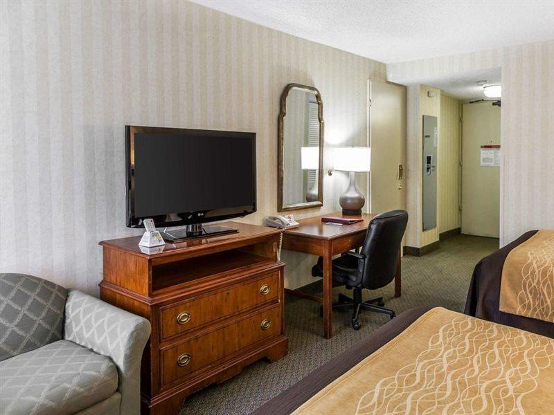 Comfort Inn Pentagon City Арлингтон Экстерьер фото