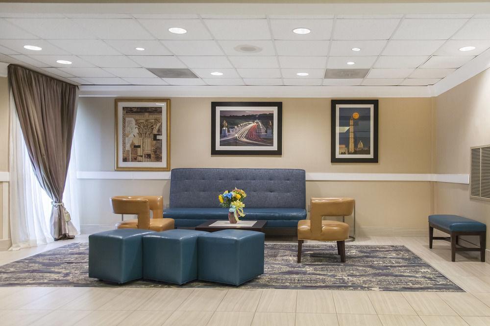 Comfort Inn Pentagon City Арлингтон Экстерьер фото