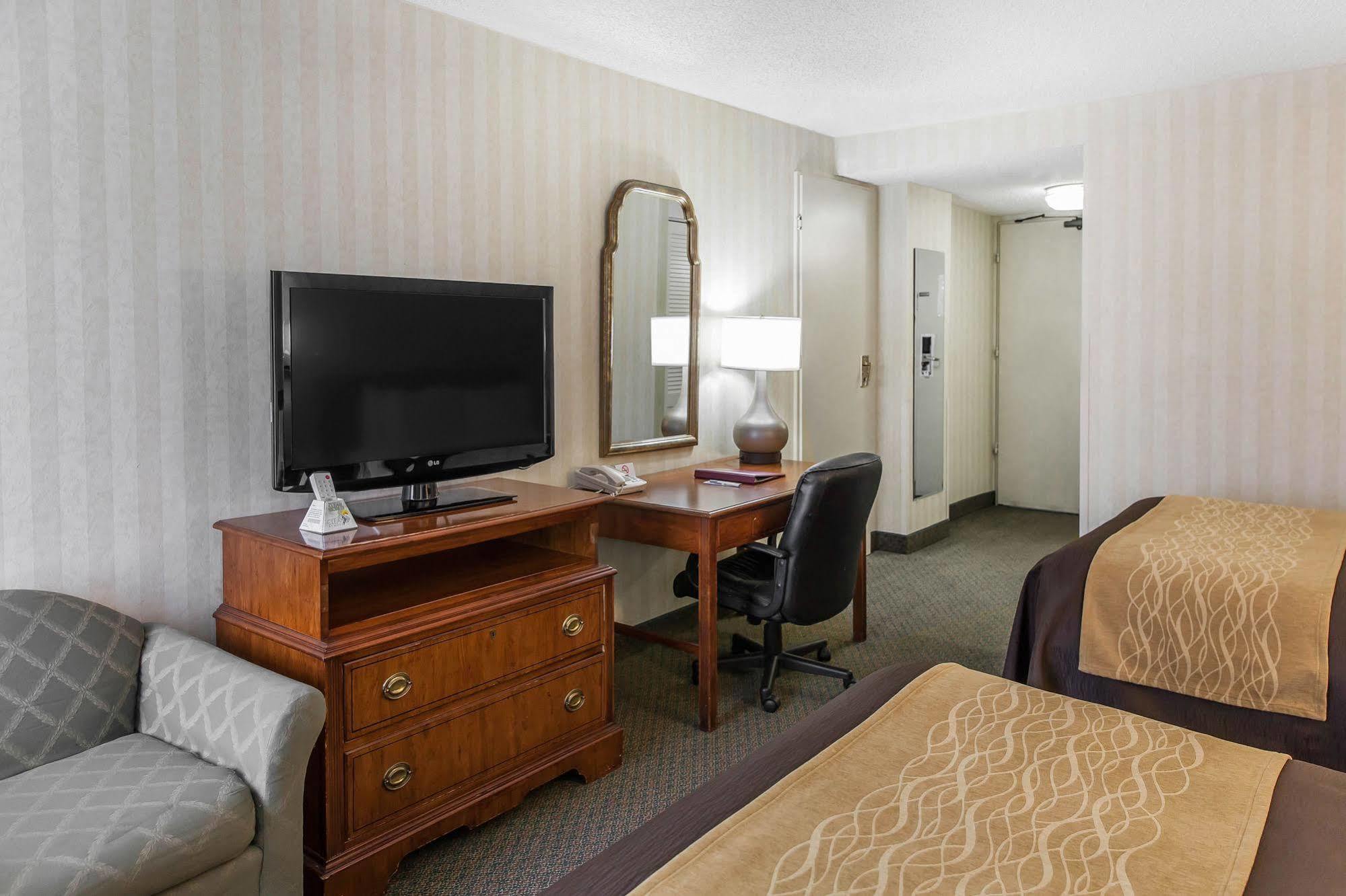 Comfort Inn Pentagon City Арлингтон Экстерьер фото